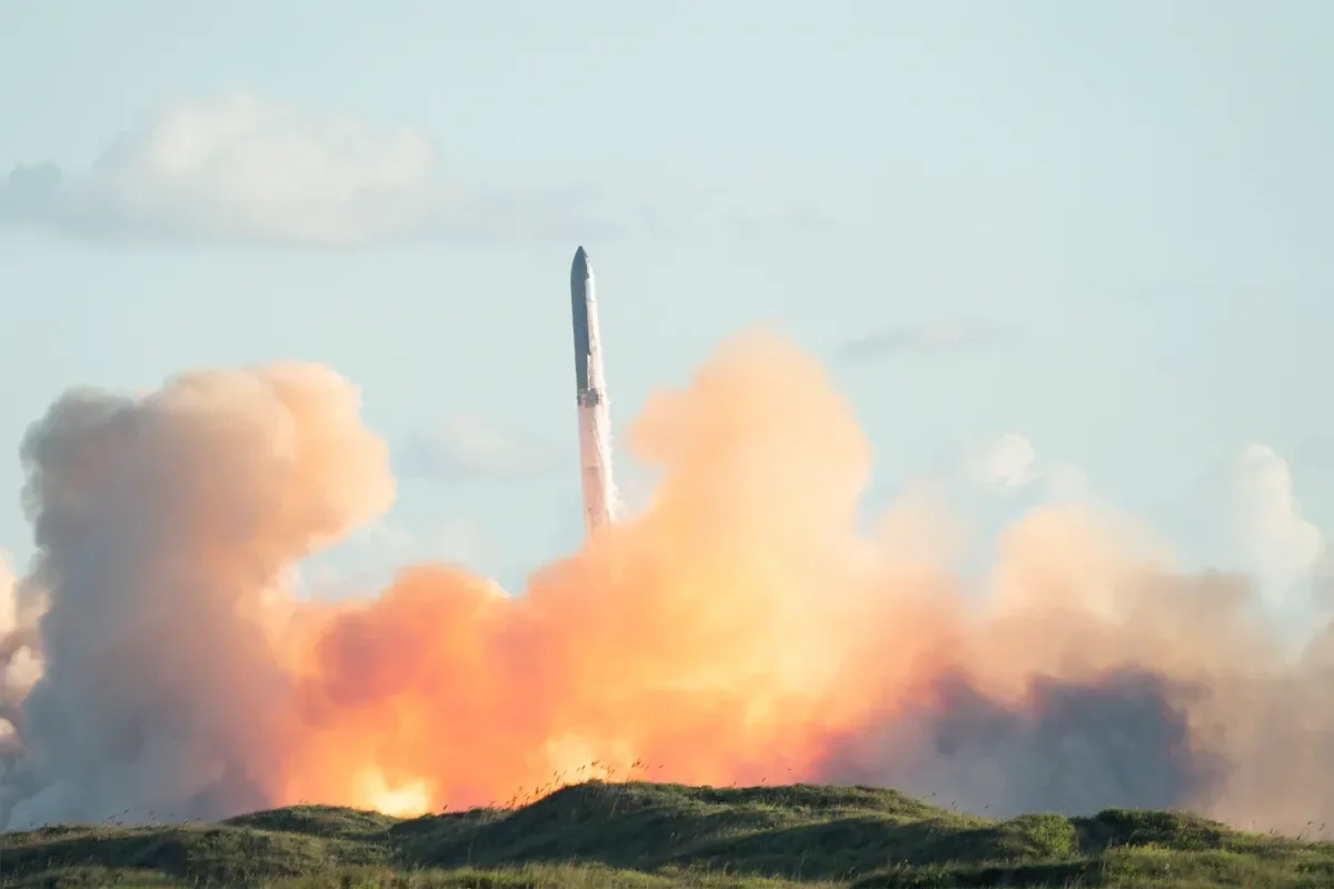 SpaceX kosmik data mərkəzləri ilə 1,75 trilyon dollar dəyərləndirməyə hədəfləyir