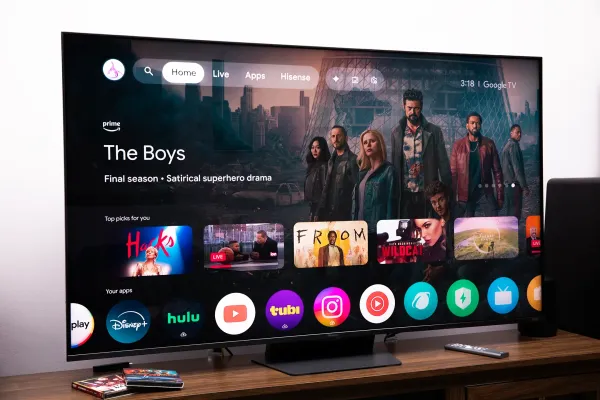 "Hisense" UR9 İcmalı: 2026-cı İlin İlk RGB LED Televizoru OLED Modellərinə Qarşı