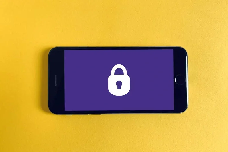 Məşhur "Android" smartfonlarının üz tanıma sistemində fundamental təhlükəsizlik boşluğu aşkarlandı