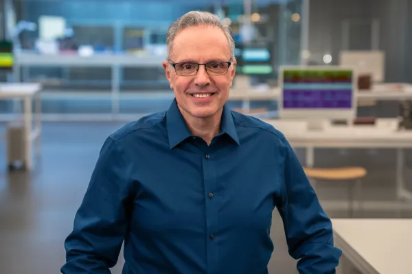 "Apple" şirkətində rəhbər dəyişikliyi: Johny Srouji aparat təminatı üzrə baş direktor oldu