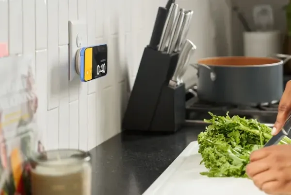 "Twelve South PowerBug" maqnit şarj cihazının qiyməti "Amazon"da 35 ABŞ dollarına endi