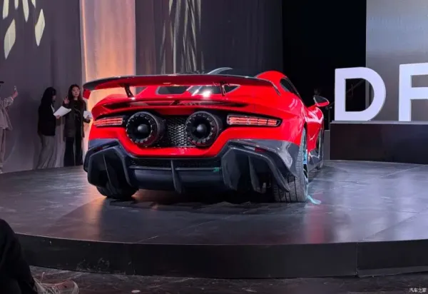 "Dreame" reaktiv sürətləndiricilərə və bərk cisimli batareyaya malik yeni hiperkarını nümayiş etd...