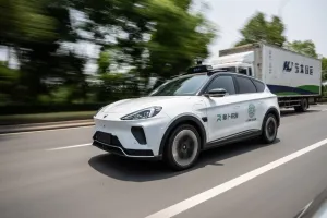 Çin "Baidu" şirkətinin yaratdığı xaosdan sonra yeni robotaksi lisenziyalarını dondurdu