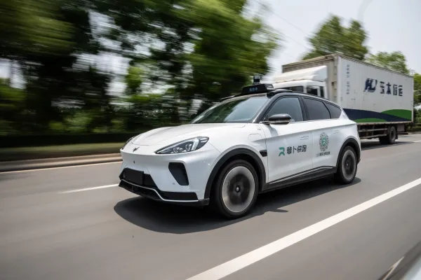 Çin "Baidu" şirkətinin yaratdığı xaosdan sonra yeni robotaksi lisenziyalarını dondurdu