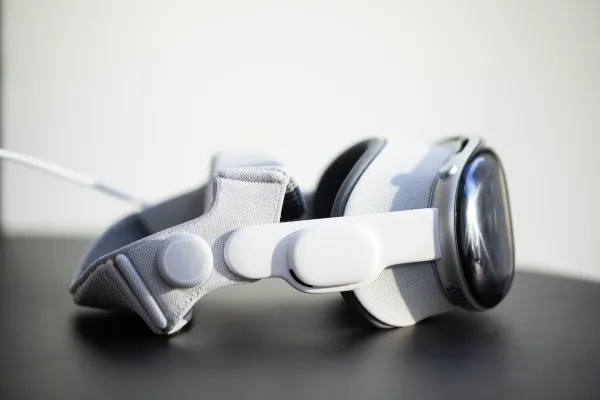 Keçmiş Apple mütəxəssisi Vision Pro əvəzinə smartfonlar üçün yeni Pixi AR tətbiqini inkişaf etdirir