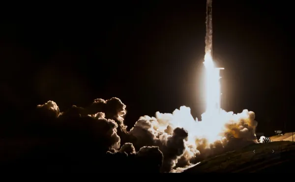"SpaceX" sanksiyalara görə "Roskosmos"dan imtina edən Cənubi Koreyanın peykini orbitə buraxdı