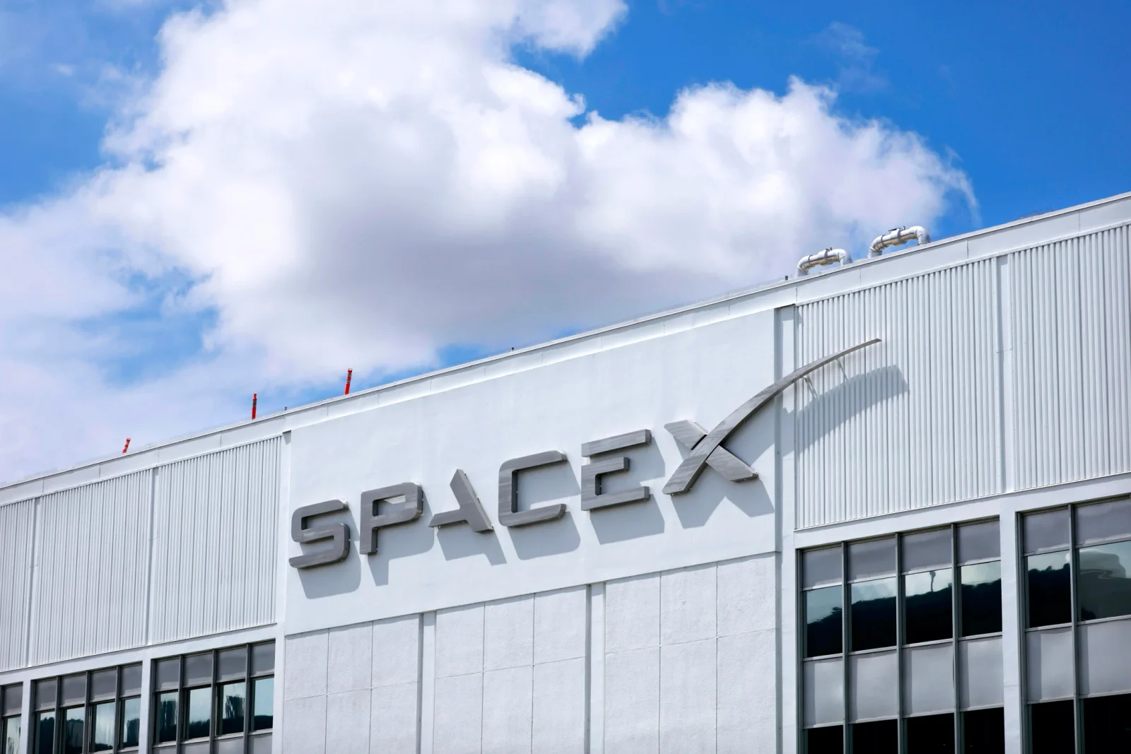 "SpaceX" Texasda süni intellekt çipləri istehsalı üçün 55 milyard ABŞ dolları dəyərində zavod qurur