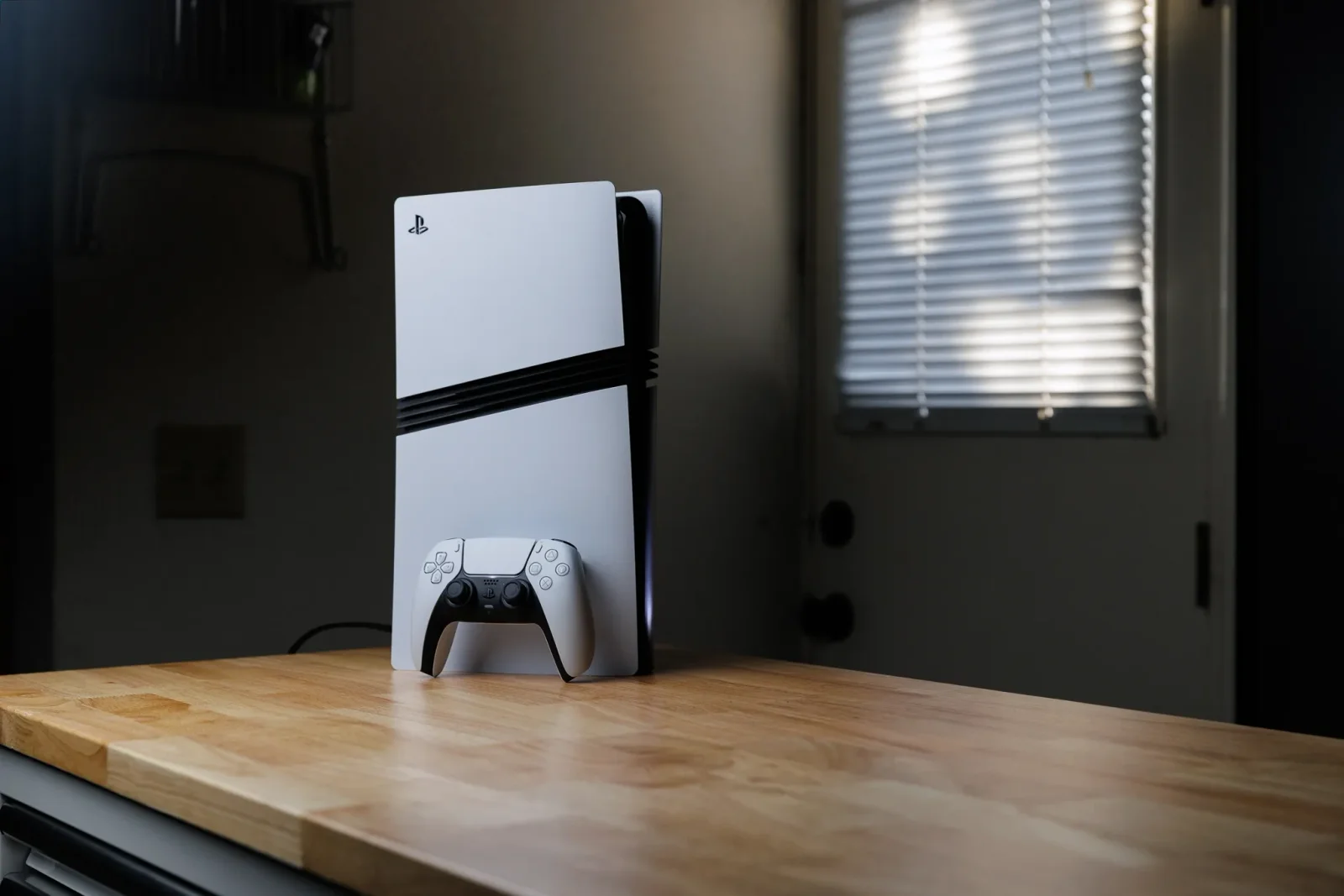 "Sony" şirkətinin "PS5" satışları qiymət artımı və yaddaş böhranı fonunda kəskin şəkildə azalıb