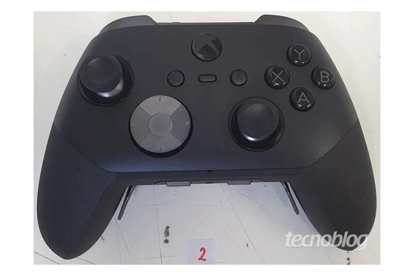 "Microsoft"un yeni "Xbox Elite 3" kontrollerinin şəkilləri və xüsusiyyətləri sızdırılıb