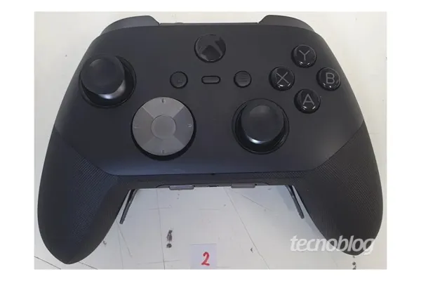 "Microsoft"un yeni "Xbox Elite 3" kontrollerinin şəkilləri və xüsusiyyətləri sızdırılıb