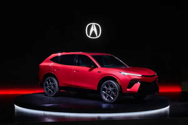 "Honda" elektromobil planlarını dəyişir: Yeni hibrid "Accord" və "Acura RDX" təqdim olundu