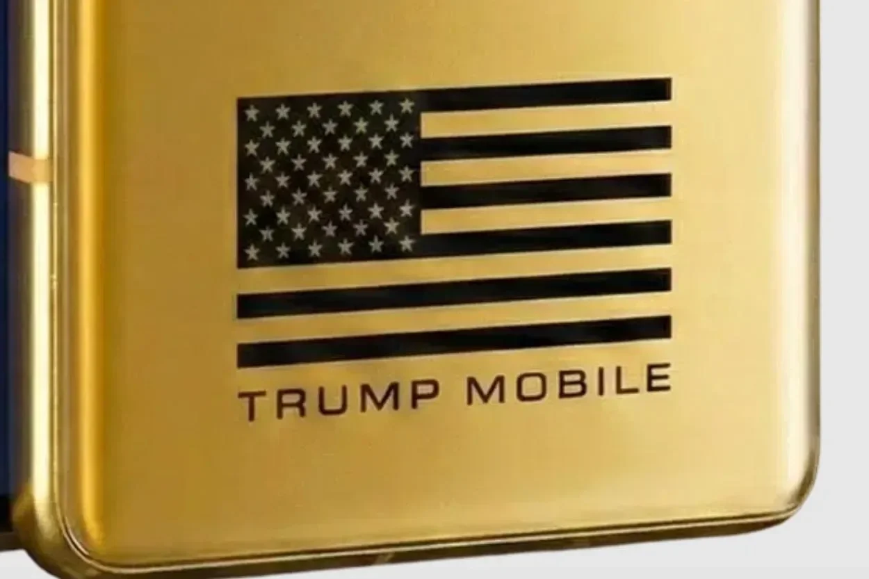 "Trump Mobile" şirkətinin "T1 Phone" smartfonunda ABŞ bayrağı ilə bağlı kobud səhv aşkar edilib