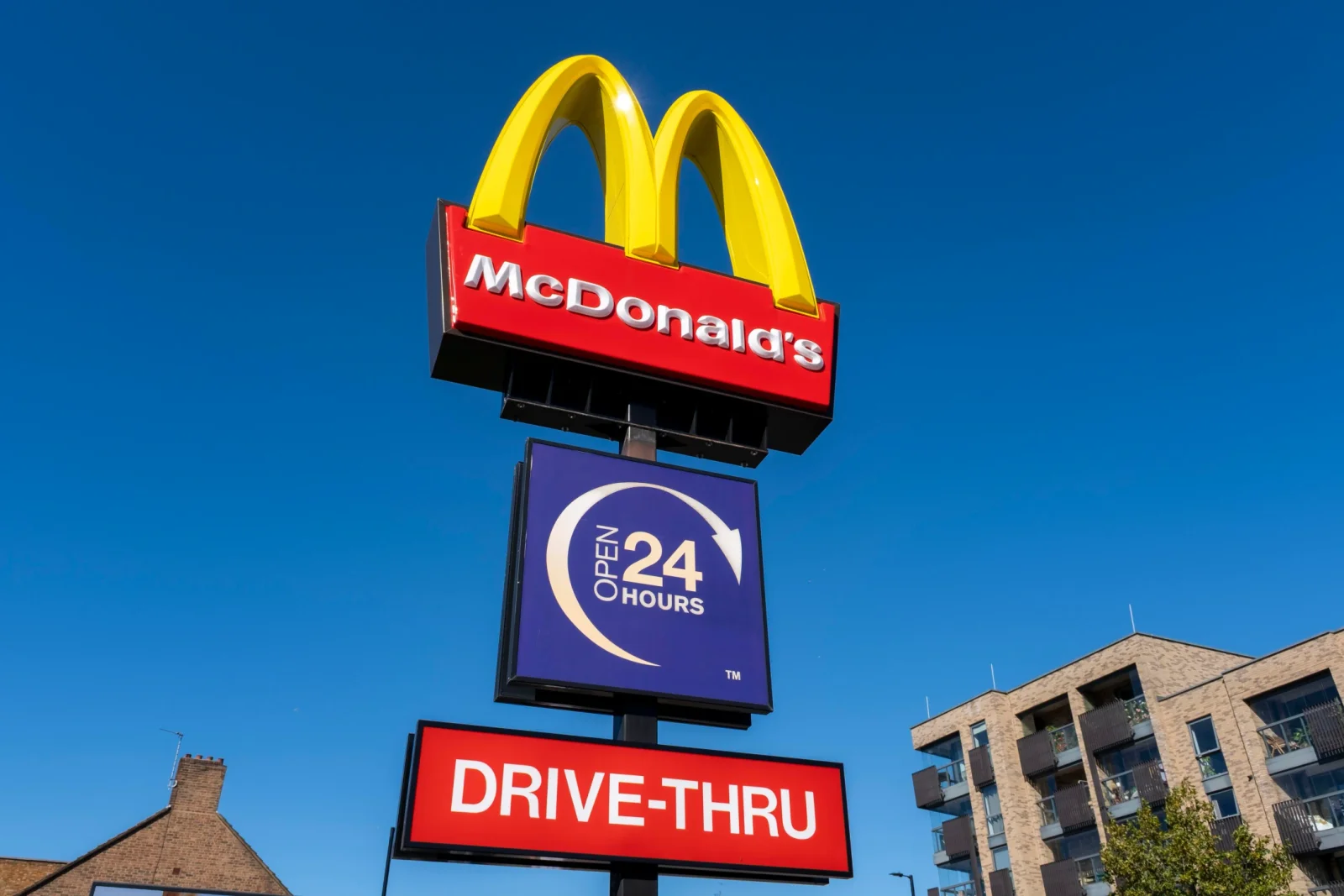Fast-food şəbəkələrində süni intellekt inqilabı: Sifariş çatbotlarından gizli monitorinqə qədər