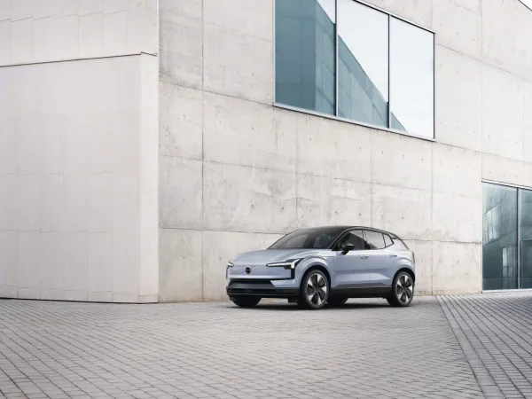 "Volvo" ləğv edilmiş "EX30" modelini əvəz edəcək yeni sərfəli elektromobilini elan etdi