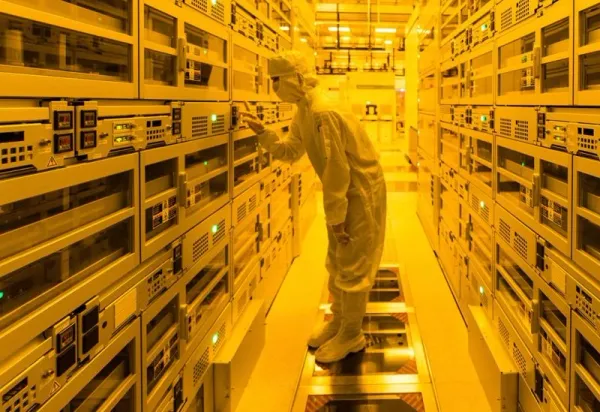 Süni intellekt bumu SSD və yaddaş modulu istehsalçılarını çoxmilyonluq borca salıb