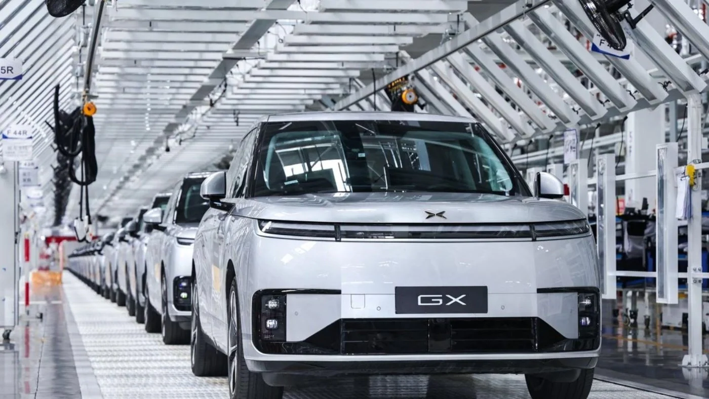 Çinin "XPENG" şirkəti "Tesla"ya rəqib ilk seriyalı süni intellektli robotaksisini təqdim etdi