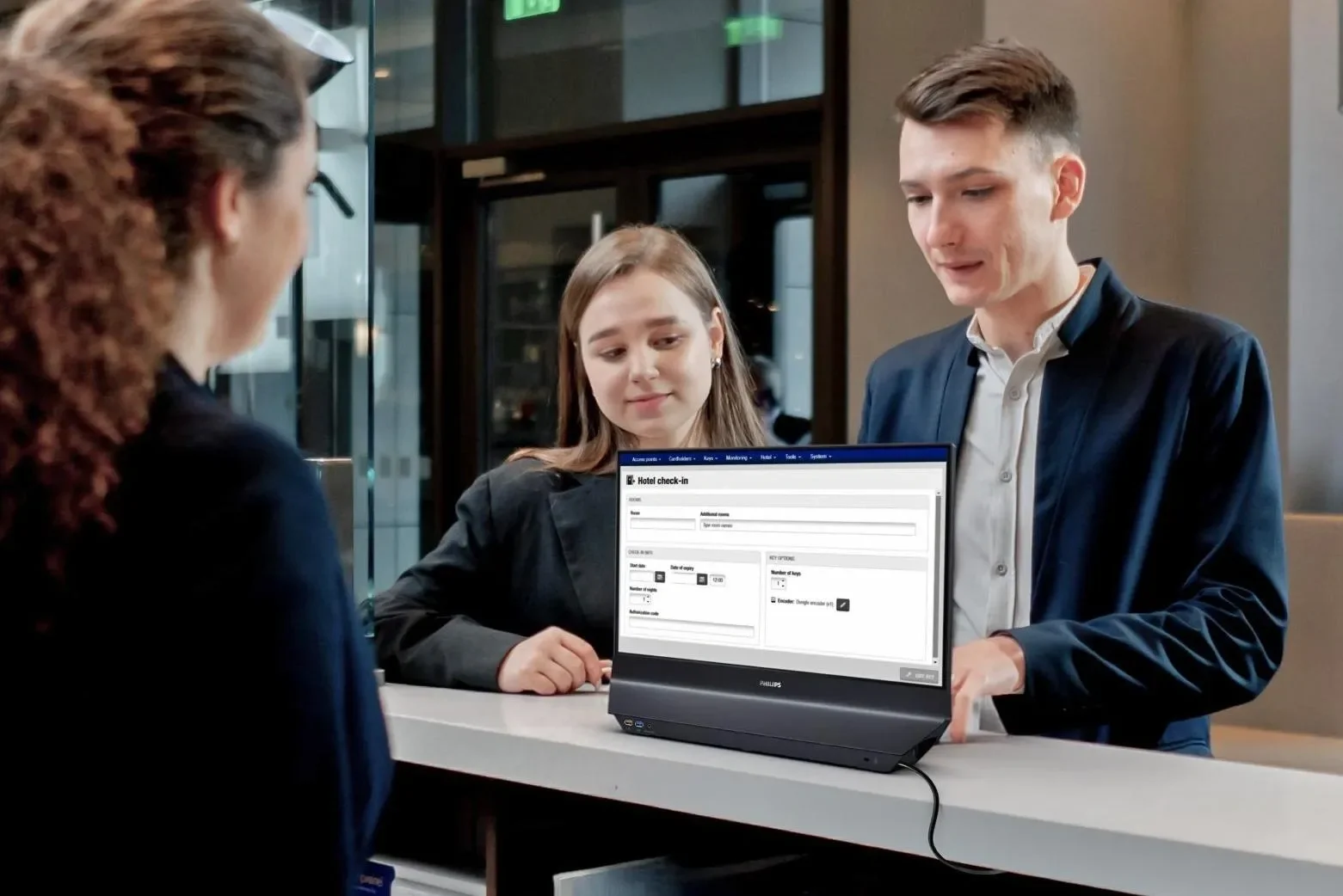 "Philips" hər iki tərəfində ekranı olan yeni "24B2D5300 Business Monitor" modelini təqdim edib