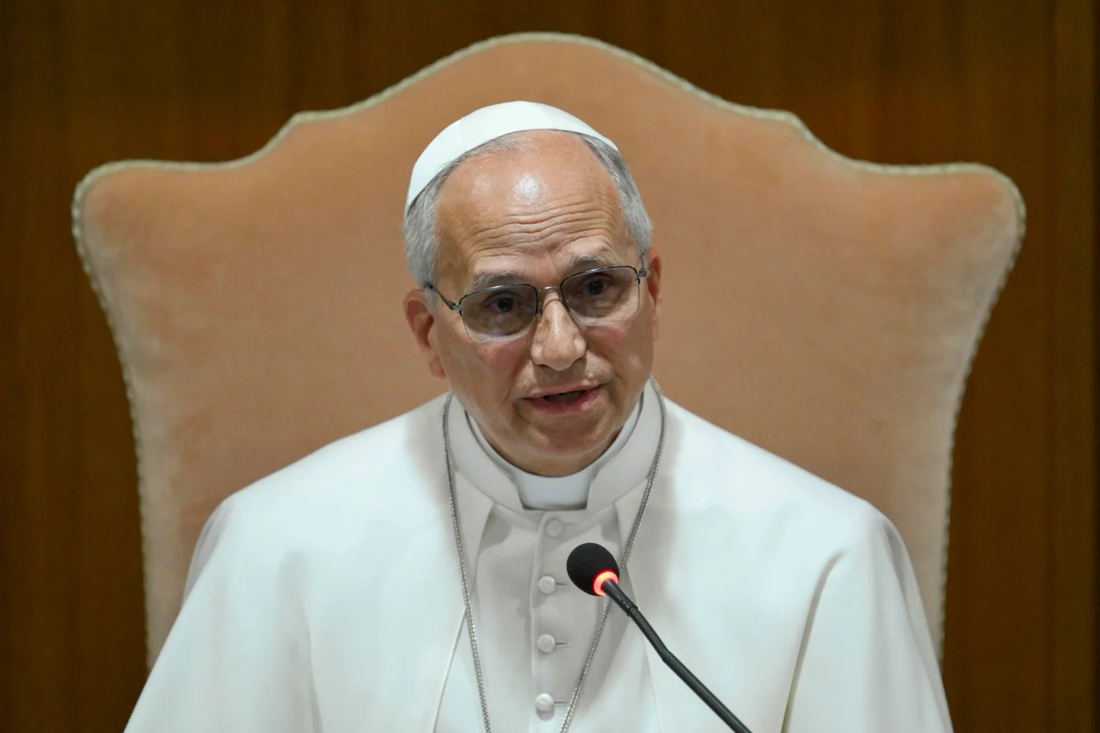 Papa XIV Leonun süni intellektlə bağlı ensiklikası süni intellekt vasitəsiləmi yazılıb?