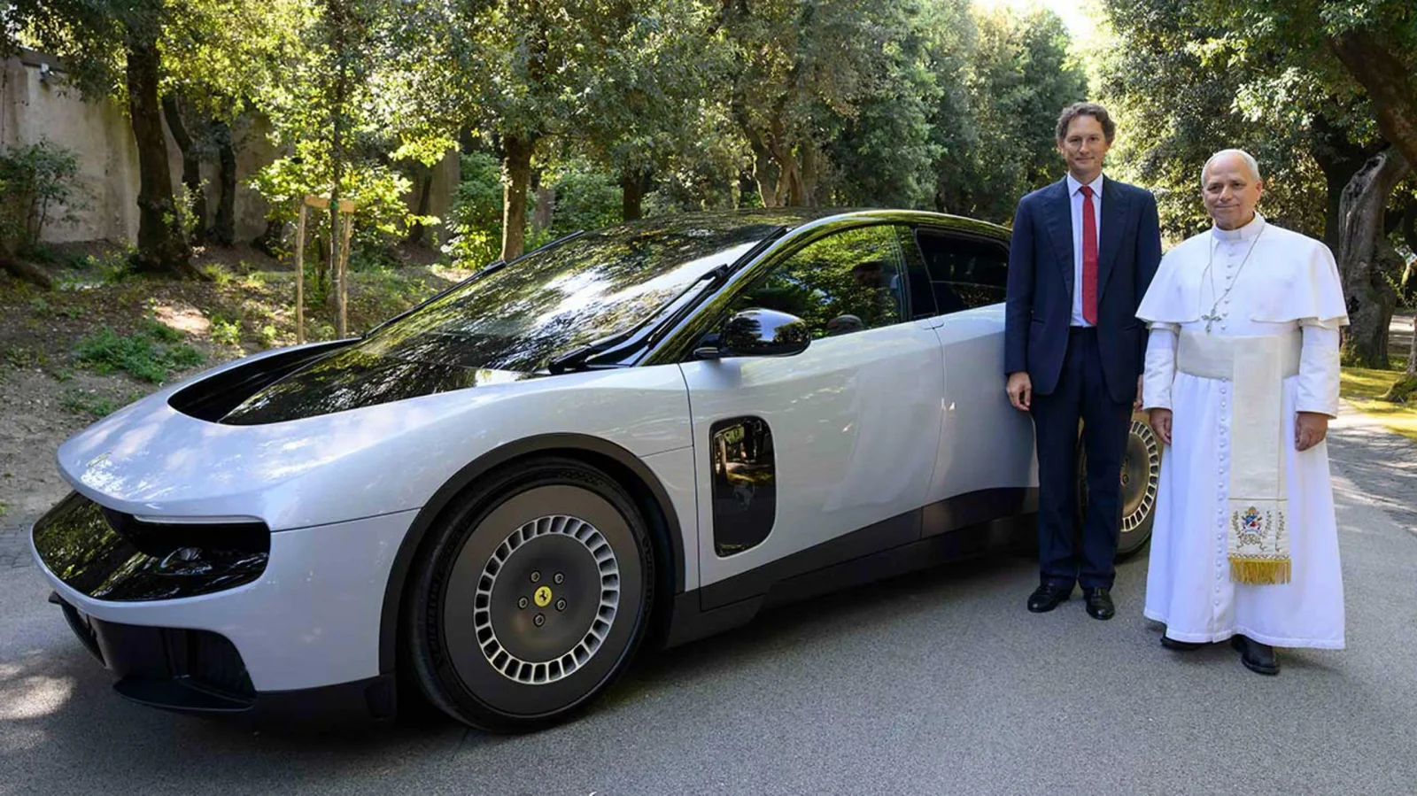Ferrari-nin yeni elektrikli modeli Luce tənqidlərlə üzləşib