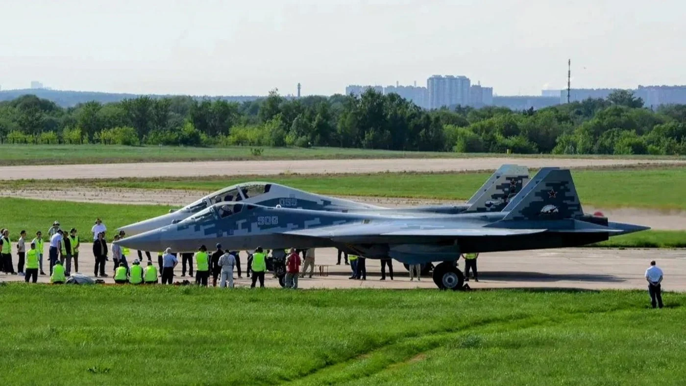 Rusiyanın iki nəfərlik Su-57D qırıcısı dron dəstələrini idarə edə biləcək