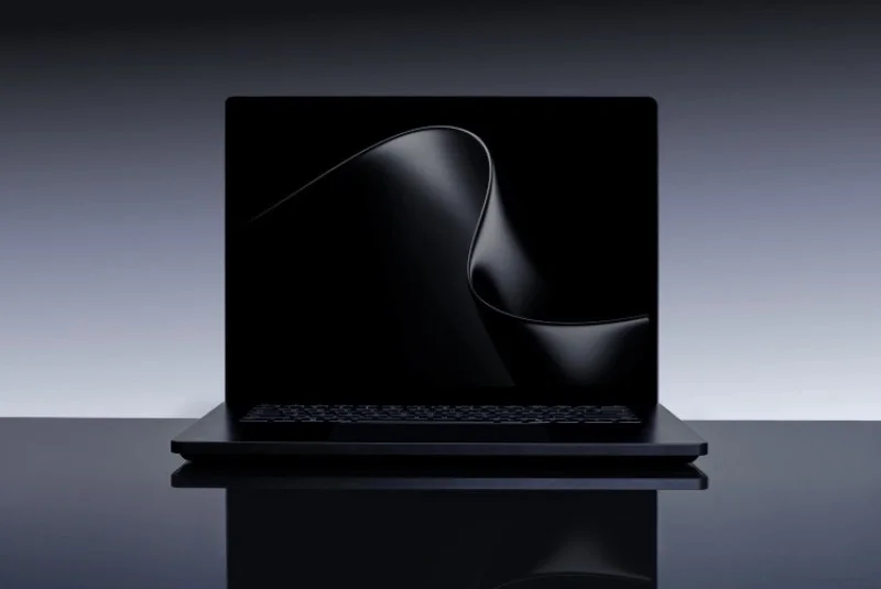 Microsoft ən güclü noutbuku olan Surface Laptop Ultra-nı təqdim edib