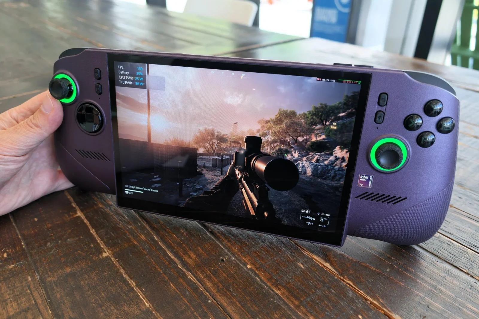 Yeni nəsil əl oyun konsolları: MSI Claw 8 EX AI Plus sınaqdan keçirildi
