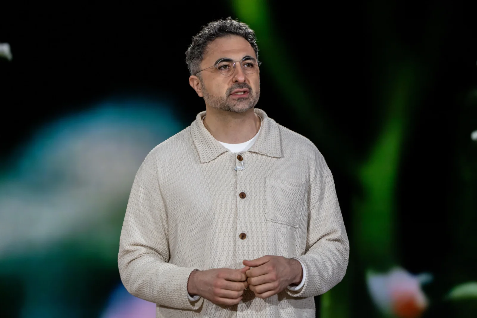 Mustafa Süleyman: Anthropic-in "Claude" süni intellektinə yanaşması təhlükəlidir