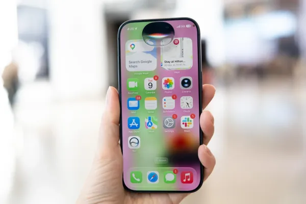 Yeni "Siri AI" artıq realdır: Apple-ın süni intellekt köməkçisi nələri bacarır?