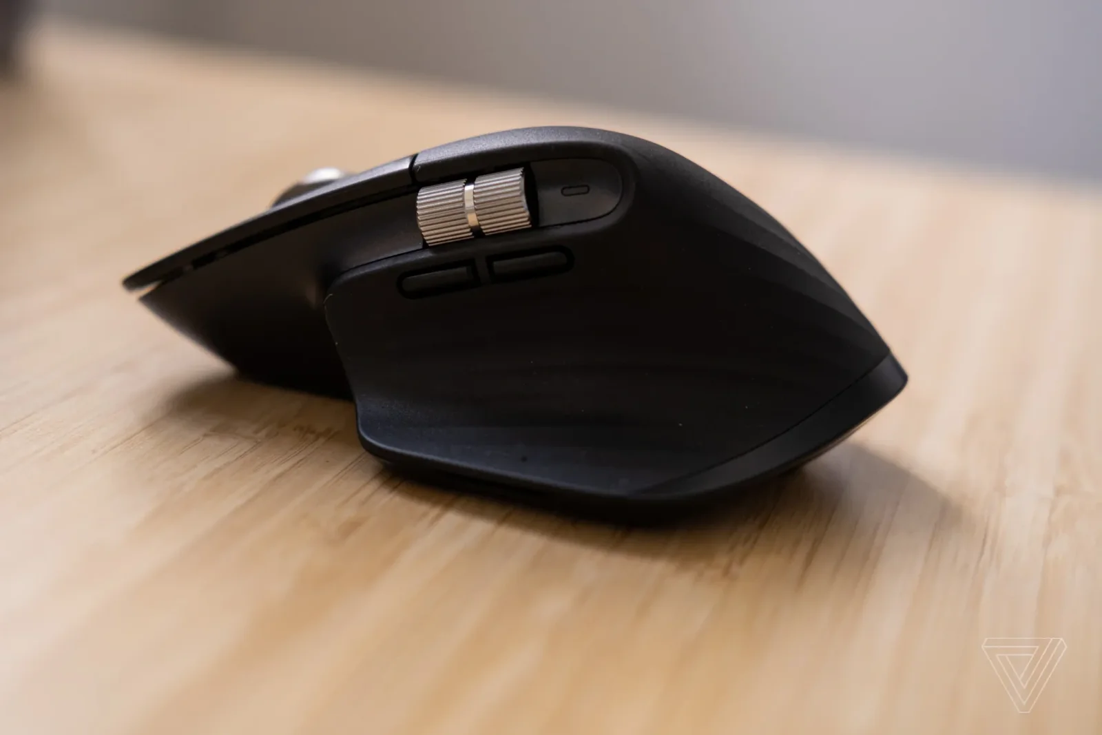 Populyar "Logitech MX Master 3S" simsiz siçanı endirimli qiymətlə satışa çıxarılıb