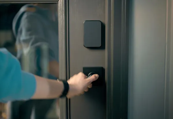 Schlage şirkətinin UWB texnologiyalı yeni smart kilidi satışa çıxarılır