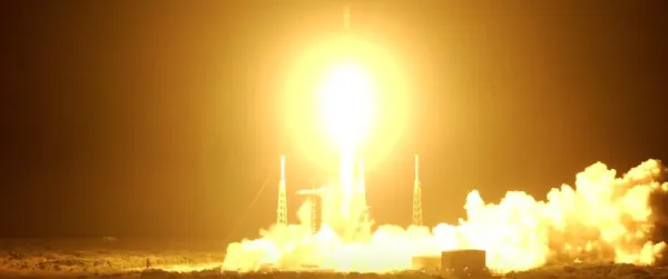 SpaceX birbaşa smartfon əlaqəsi üçün üç yeni "AST SpaceMobile" peykini orbitə göndərdi