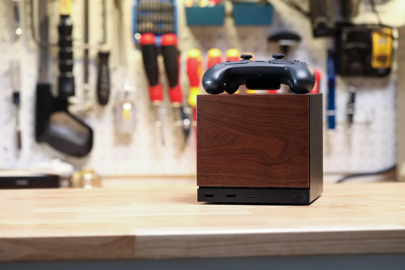 Valve "Steam Machine" oyun kompüterinin qiymətini və satış tarixini açıqladı