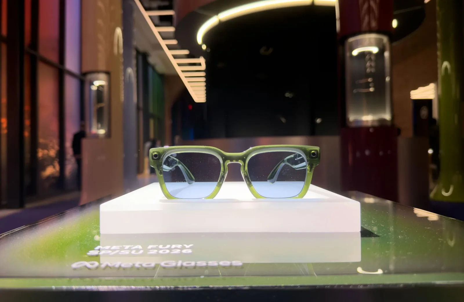 Meta “Ray-Ban” brendi olmadan yeni və daha sərfəli ağıllı eynəklərini satışa çıxarır