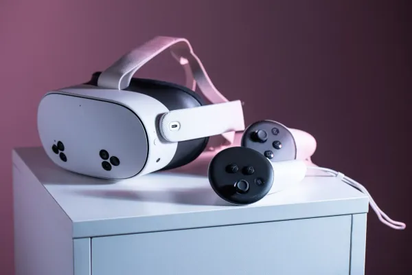 Meta Quest 3S VR qarnituru 297 ABŞ dollarına təklif olunur