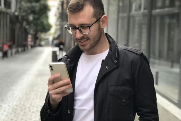 FAS mobil operatorlara 5G reklamlarını dayandırmağı tövsiyə edib