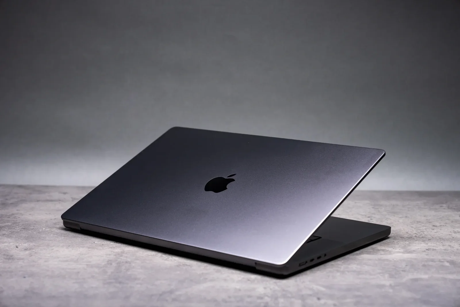 Apple-in ən güclü Mac modelləri üçün böyük prosessor yenilənməsi 2027-ci ilə qədər təxirə salına ...