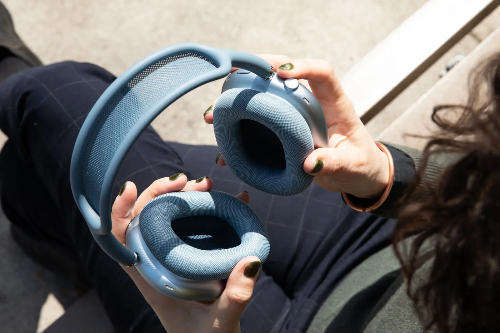 Apple-ın "AirPods Max 2" qulaqlıqları endirimli qiymətlə satışda
