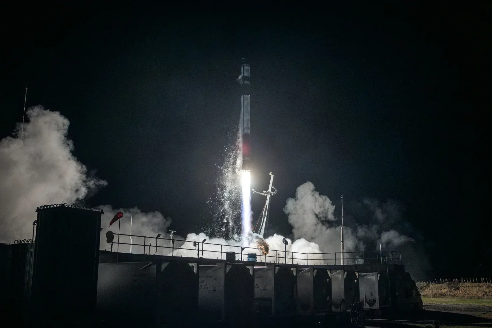 Rocket Lab kosmik bazarda SpaceX-ə rəqib olmaq üçün Iridium-u 8 milyard dollara alır