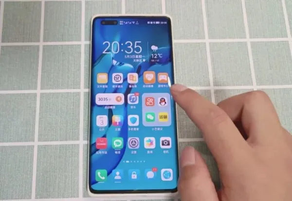 Huawei-nin "HarmonyOS 6" əməliyyat sistemi 70 milyondan çox cihazda istifadə olunur