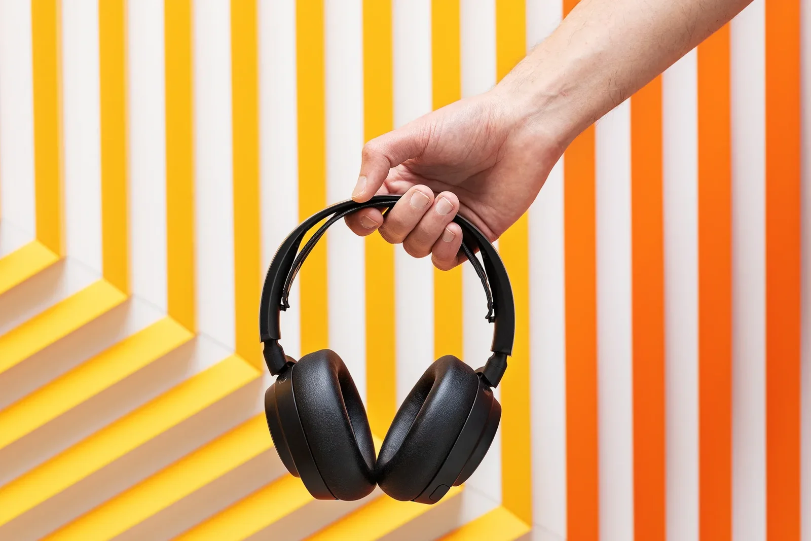 SteelSeries Arctis Nova Pro Wireless oyun qulaqlığı 100 dollardan çox ucuzlaşıb