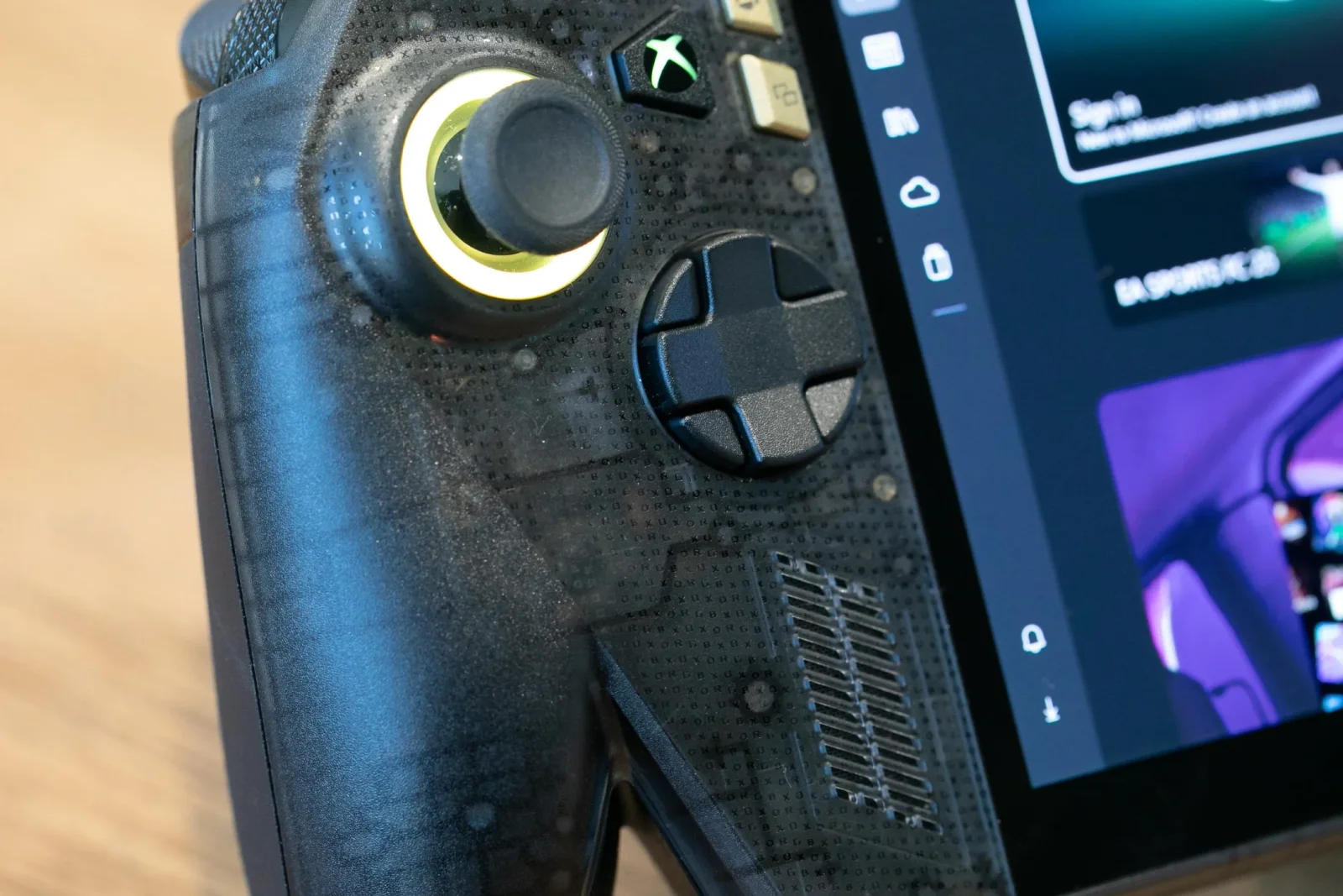 Asus OLED ekranlı yeni "Xbox Ally X20" oyun konsolunu təqdim edir