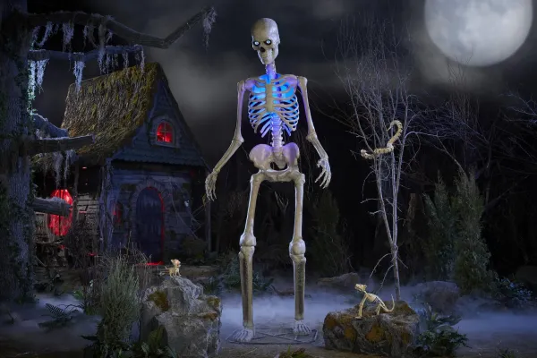 Home Depot-un viral 12 futluq skeleti yeni texnoloji funksiyalarla yeniləndi
