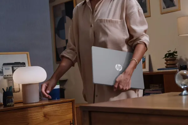 HP-nin OLED ekranlı "OmniBook X Flip" 2-si-1-də noutbuku endirimə düşdü