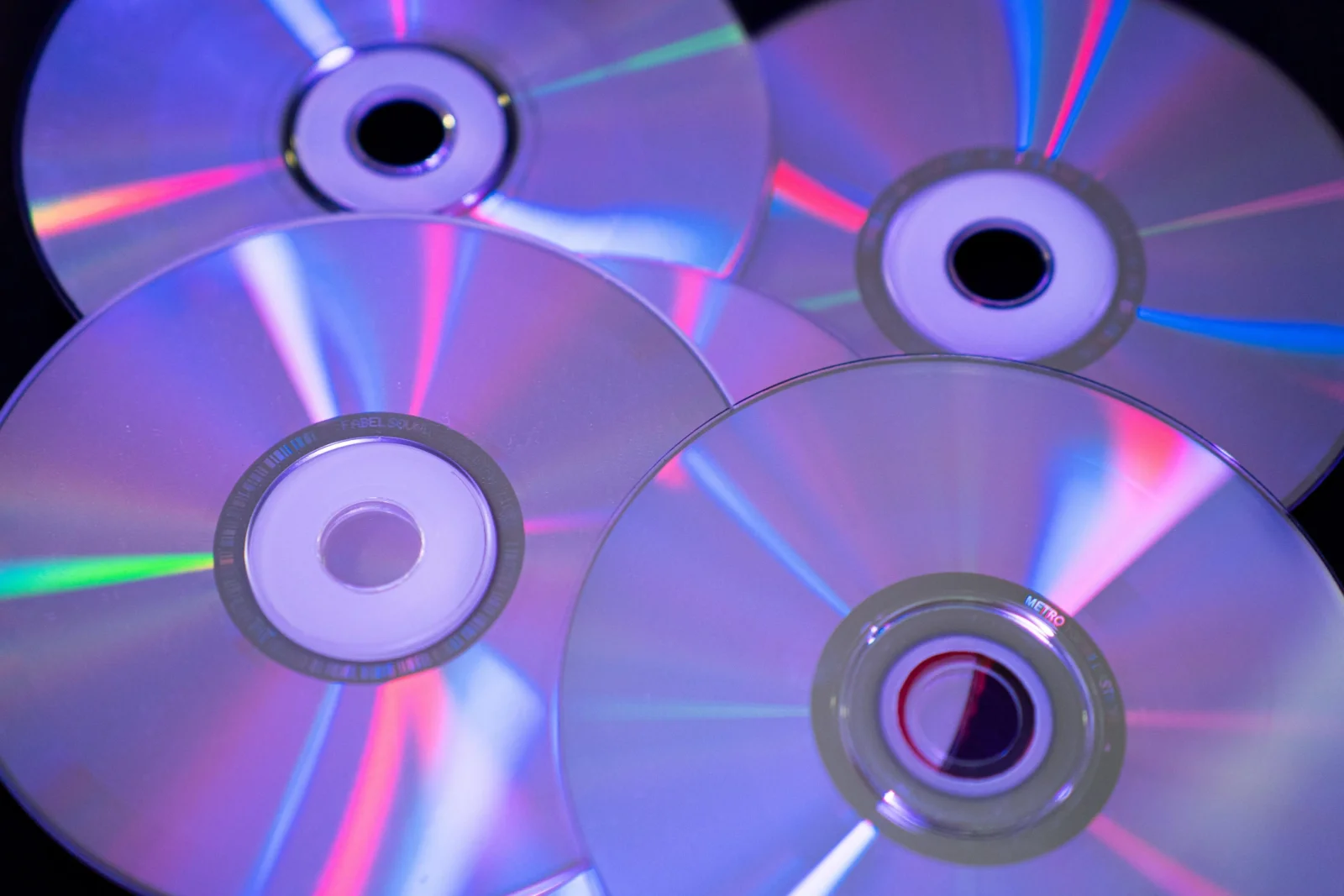 CD satışlarında gözlənilməz artım: Fiziki musiqi daşıyıcıları niyə populyarlaşır?