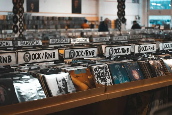 ABŞ-da CD disk satışları artır: İstehlakçılar pleyeri olmadan da onları alır