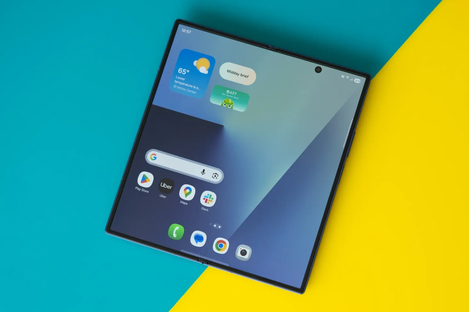 Samsung “Apple”in qatlana bilən smartfon rəqabətinə hazırlaşır