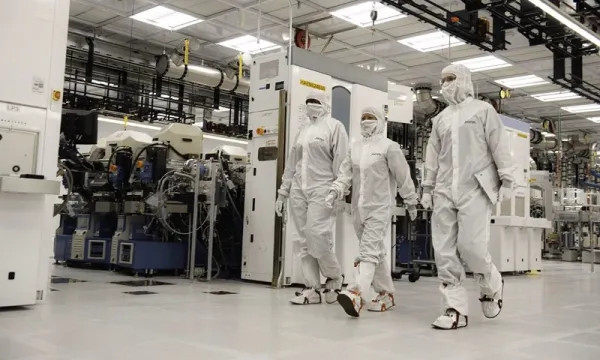 Apple və Micron administrasiyanı çətin seçim qarşısında qoyub: Çin çipləri, yoxsa ABŞ istehsalı?