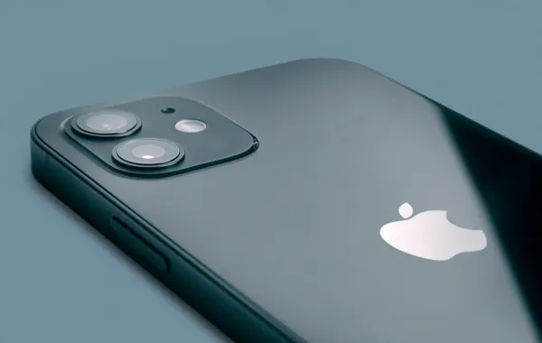 Apple kreditlə alınan iPhone-ların funksiyalarının məhdudlaşdırılmayacağını açıqladı
