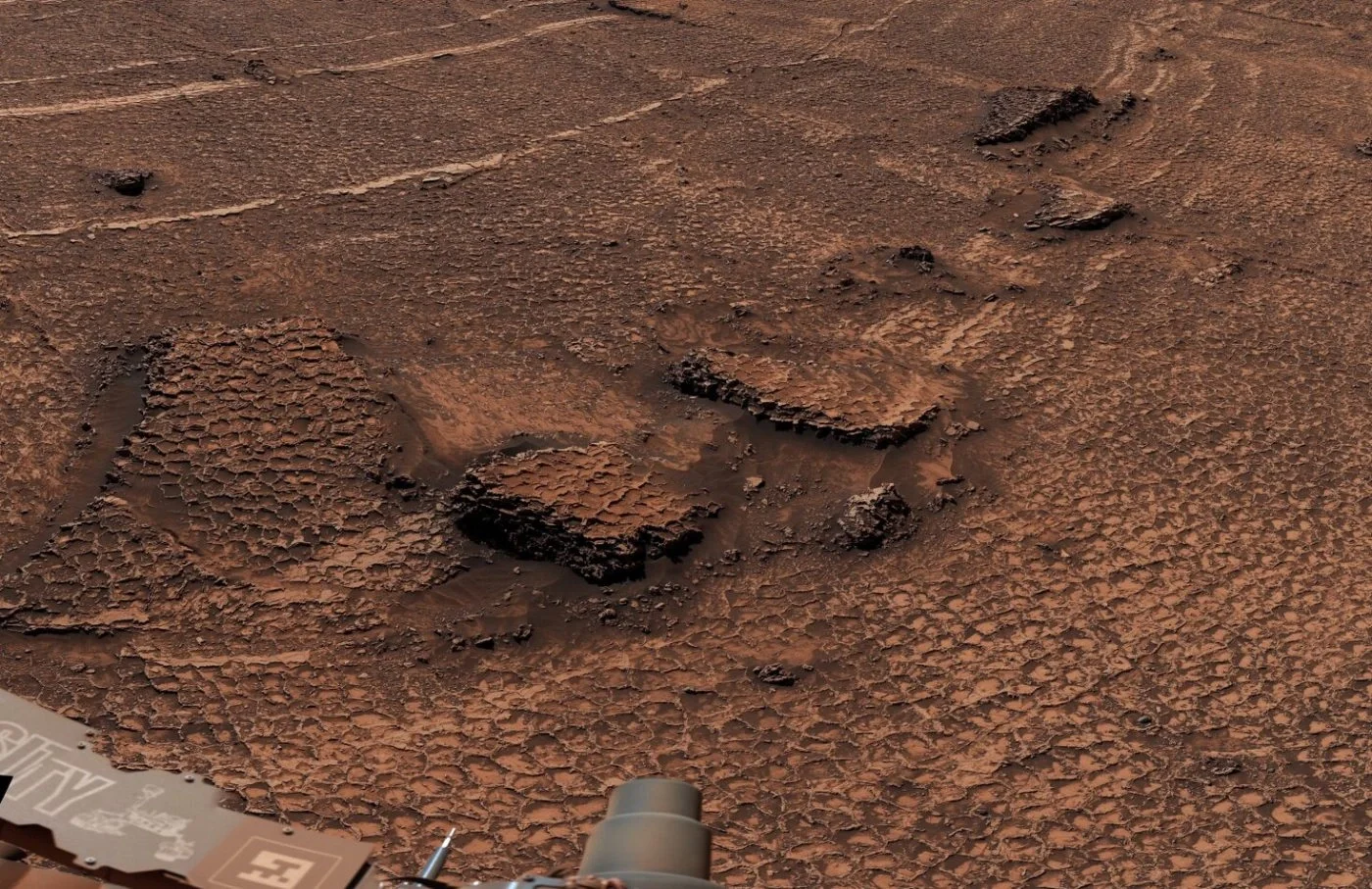 NASA-nın "Curiosity" marsoxodu Marsda nəhəng çoxbucaqlı strukturlar sahəsi tapıb