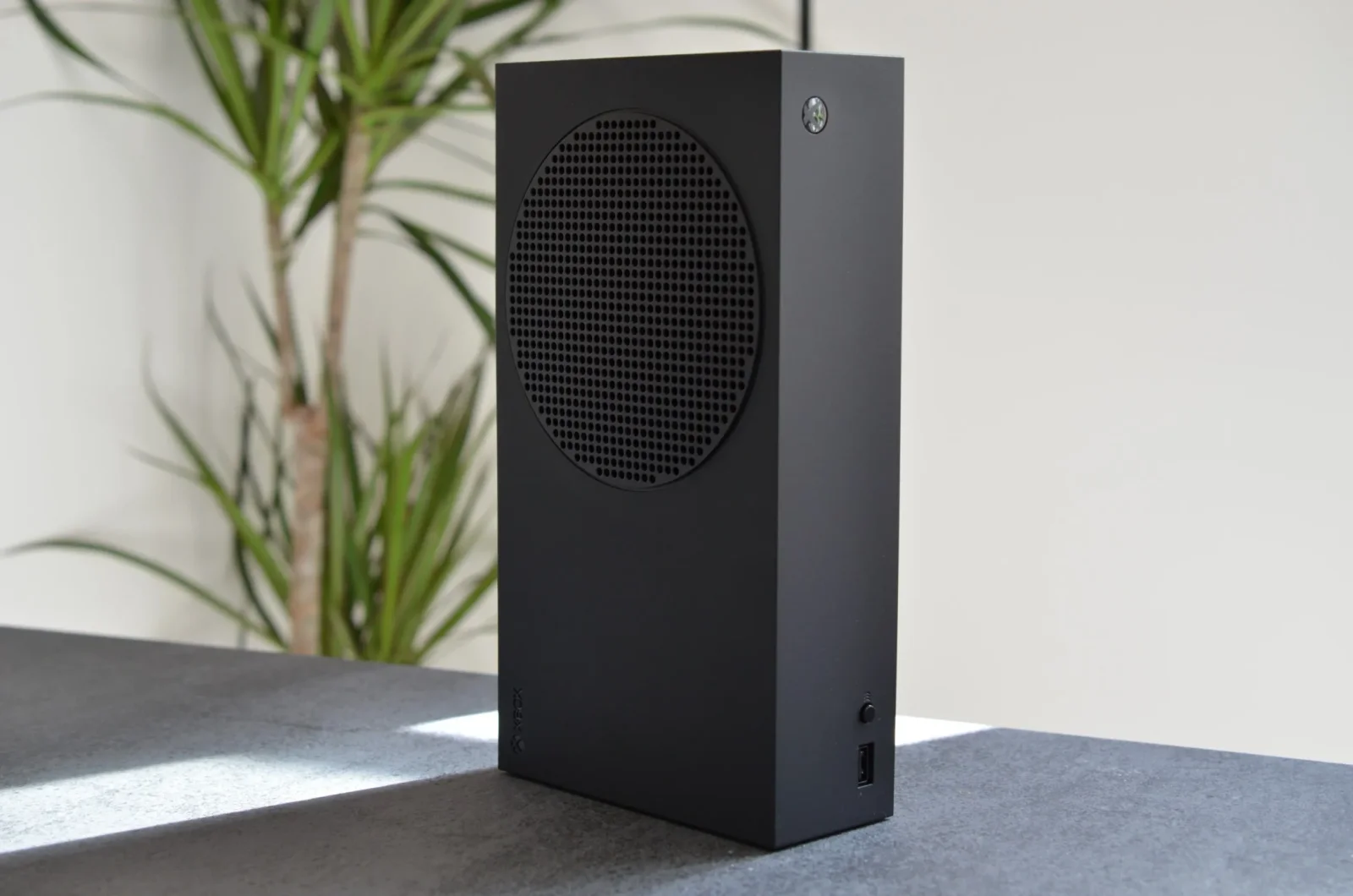 Microsoft "Xbox" konsollarının qiymətlərini 200 avroyadək artırıb